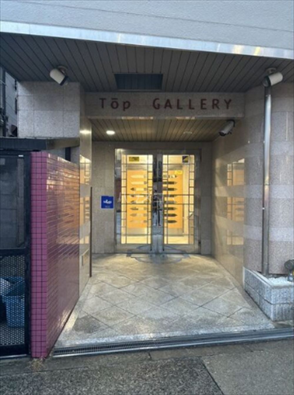 15/23 エントランス