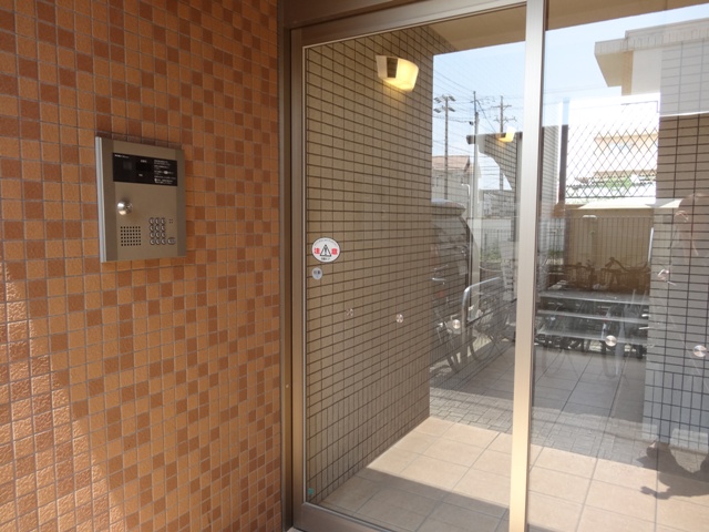 17/27 エントランス