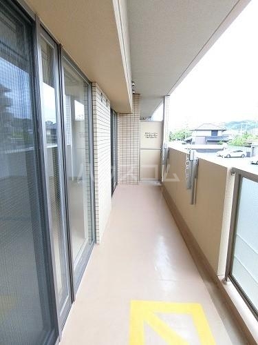 13/18 バルコニー