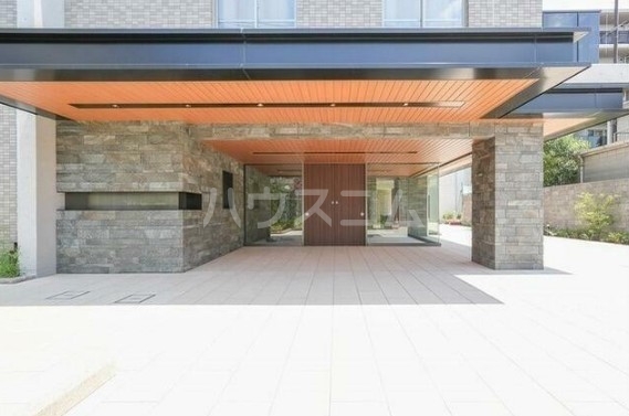 15/22 エントランス