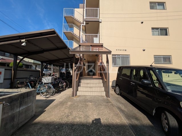 20/27 エントランス