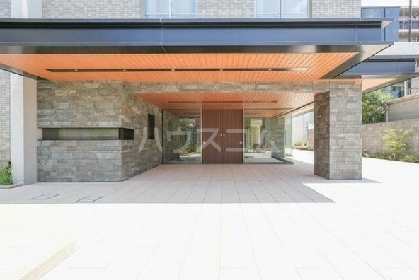 15/22 エントランス