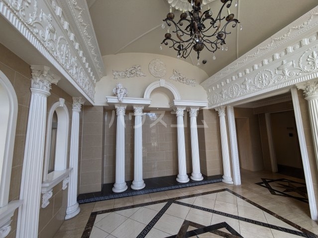 18/26 エントランス