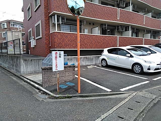 20/23 駐車場