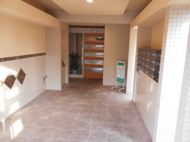 22/30 エントランス