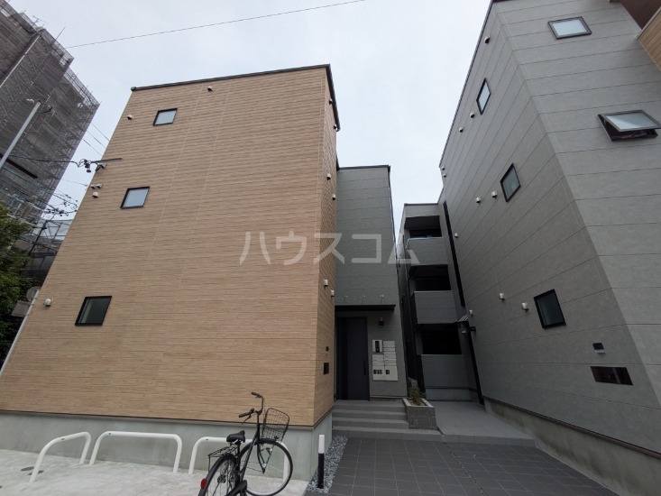 15/22 エントランス