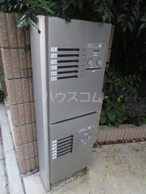 2/4 エントランス