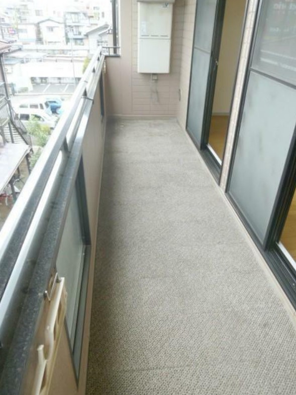 13/19 バルコニー