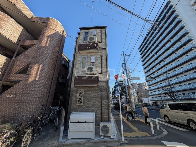 25/30 エントランス