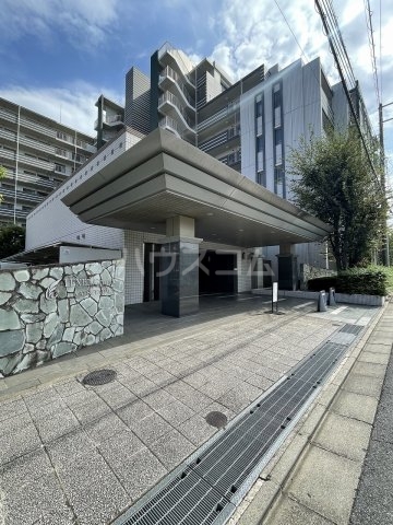 26/30 エントランス