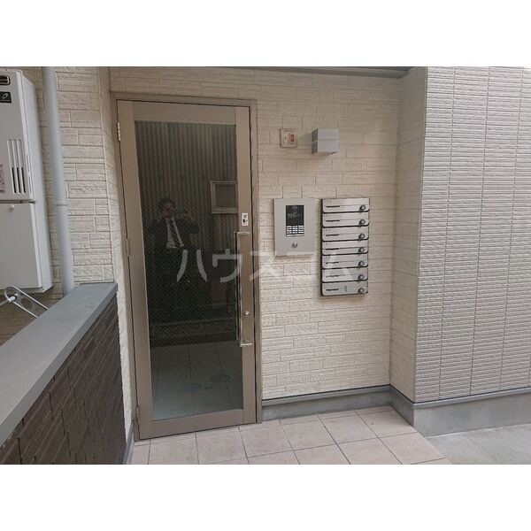 14/22 エントランス