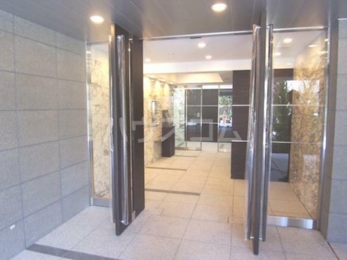 13/23 エントランス