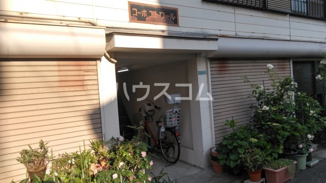 28/30 エントランス