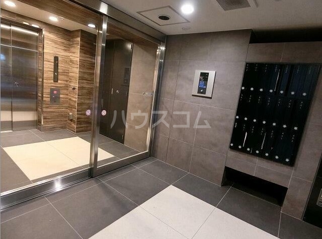 15/17 エントランス