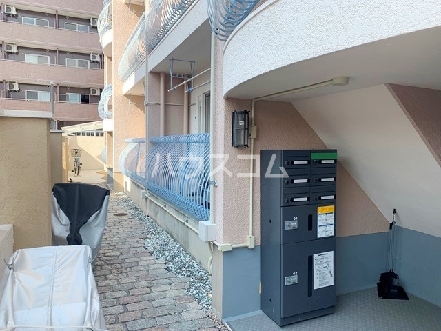 21/29 エントランス