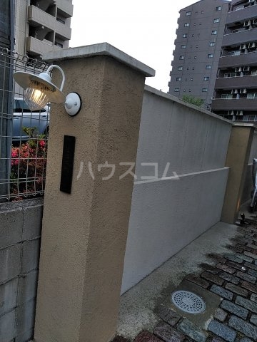 24/30 エントランス