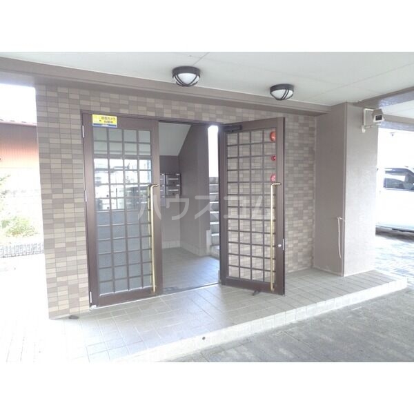 14/23 エントランス