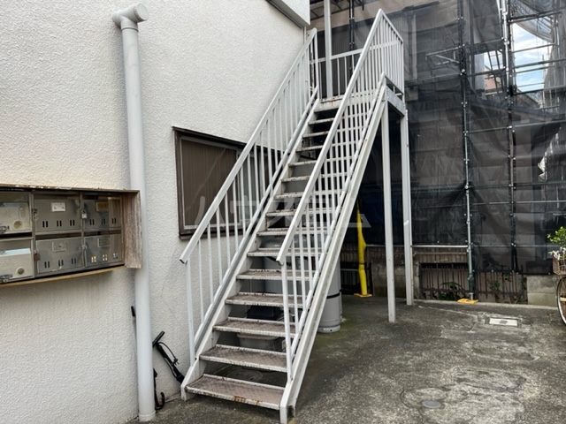 20/23 エントランス