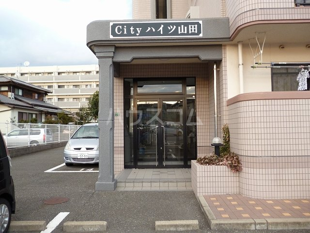 14/15 エントランス