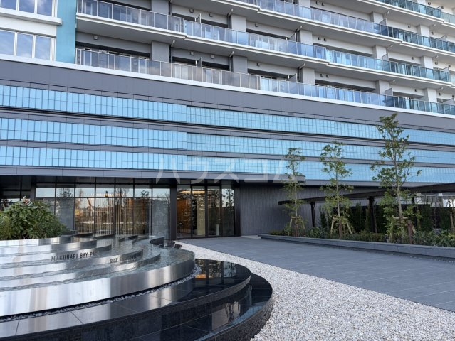 28/30 エントランス