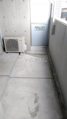 18/27 バルコニー