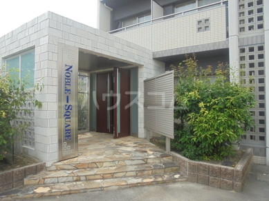 21/30 エントランス