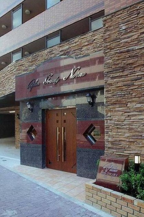 20/29 エントランス