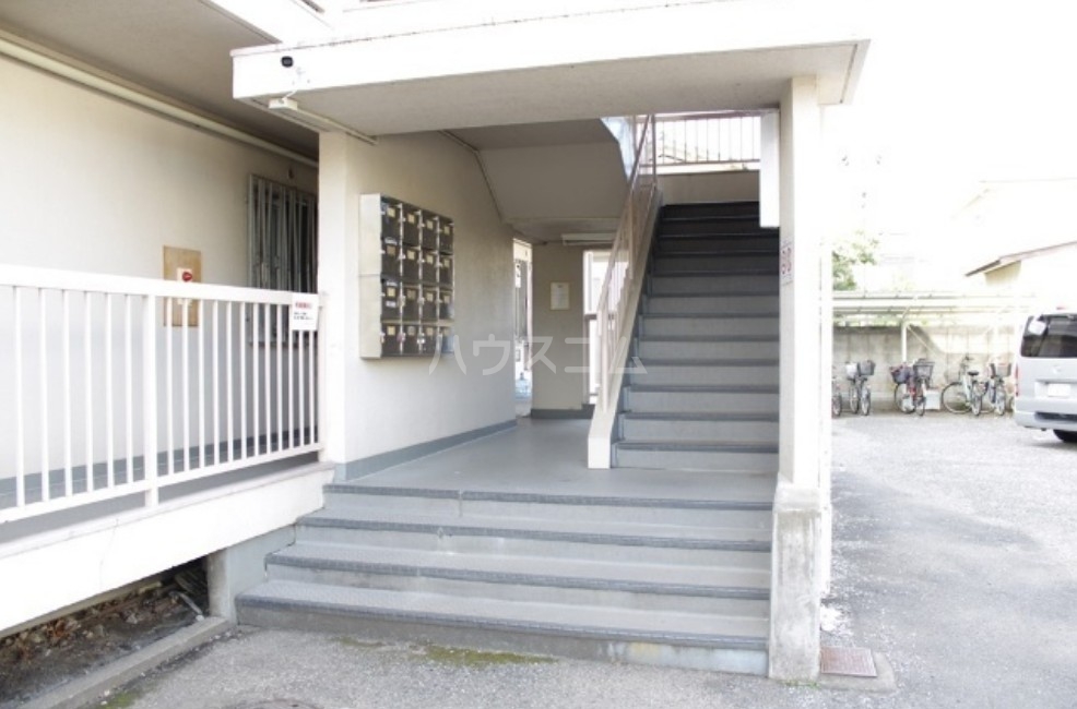 16/26 エントランス