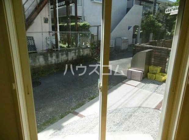 17/19 エントランス