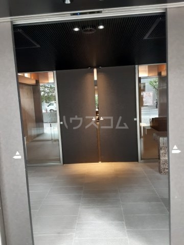 28/30 エントランス