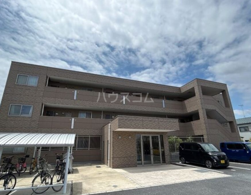 24/30 エントランス