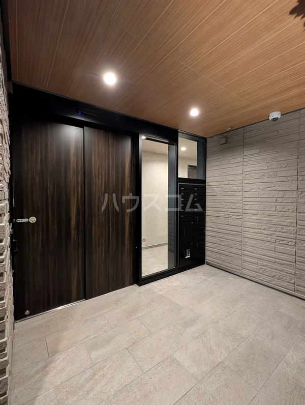 17/27 エントランス