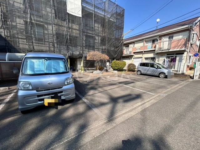 2/3 駐車場