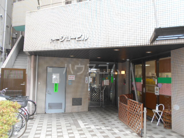 22/30 エントランス