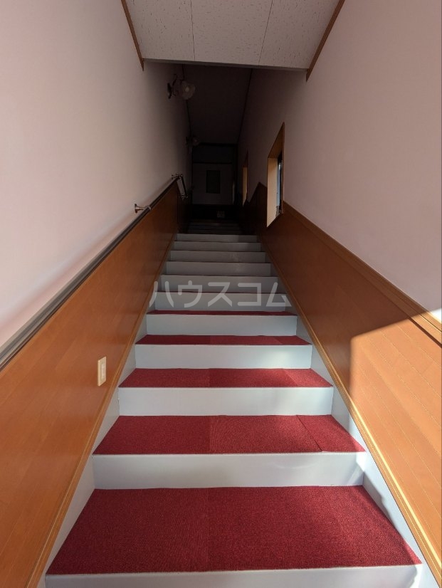 22/30 エントランス