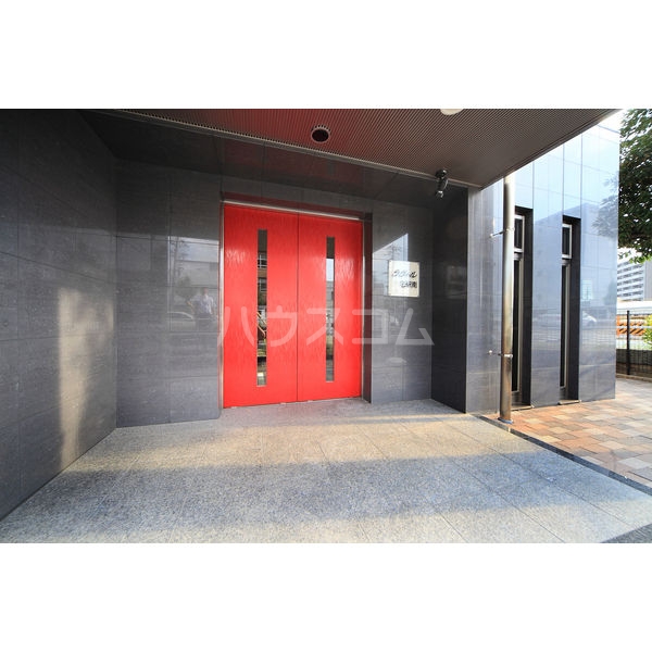 17/26 エントランス