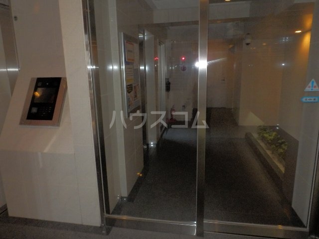 18/26 エントランス