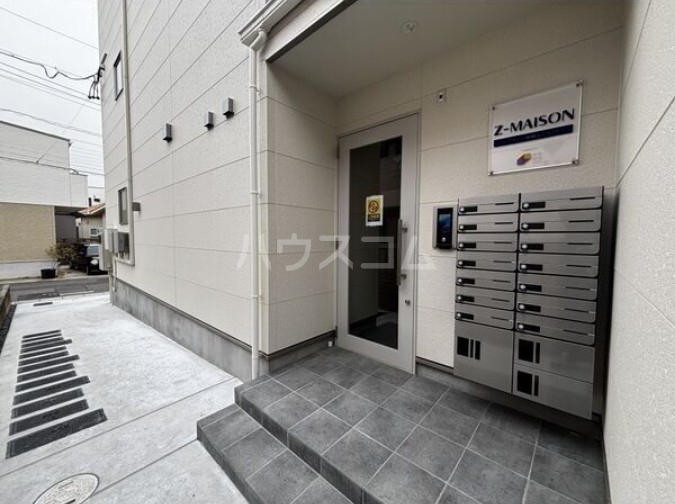 19/23 エントランス