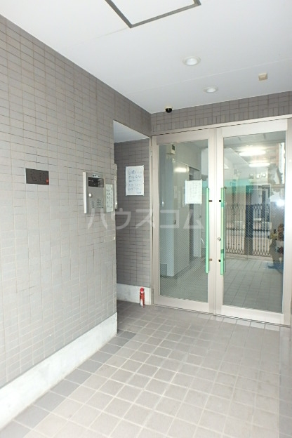 20/30 エントランス