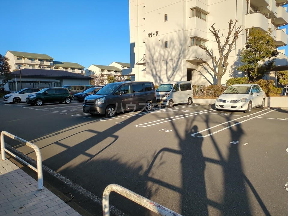 26/28 駐車場