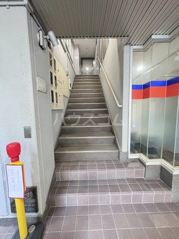 22/30 エントランス