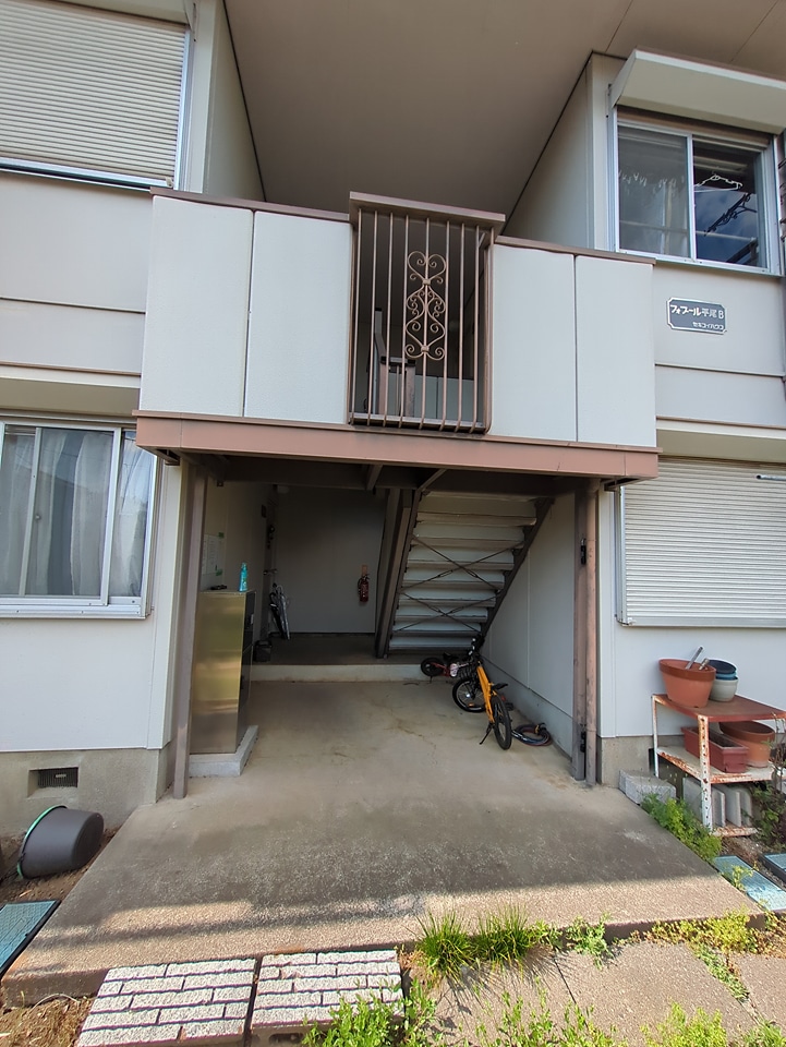 27/29 エントランス