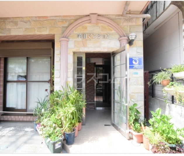 17/27 エントランス