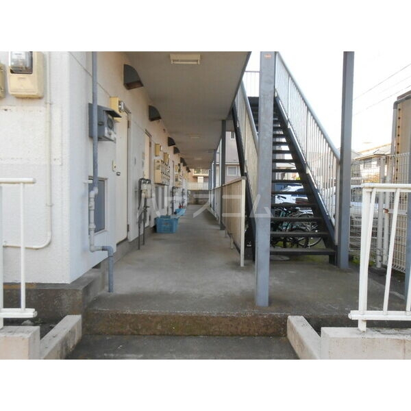 18/28 エントランス