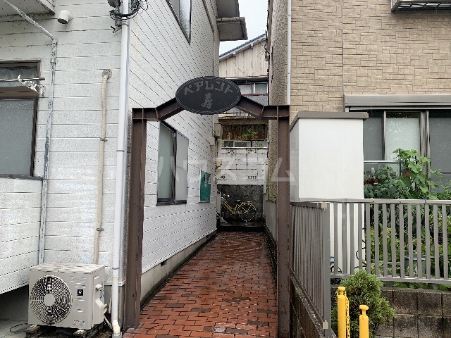 20/25 エントランス