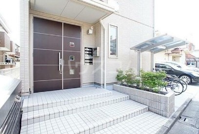 16/26 エントランス