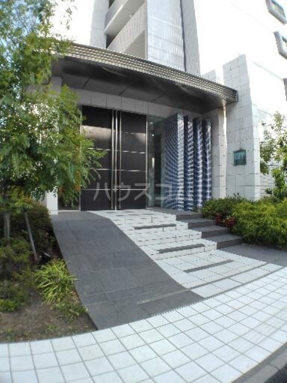 16/25 エントランス