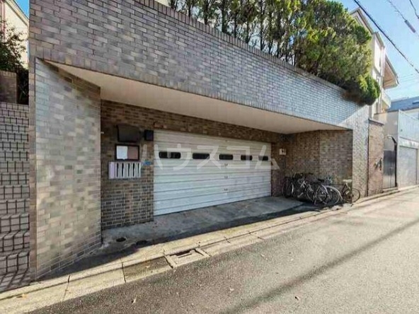 14/18 エントランス