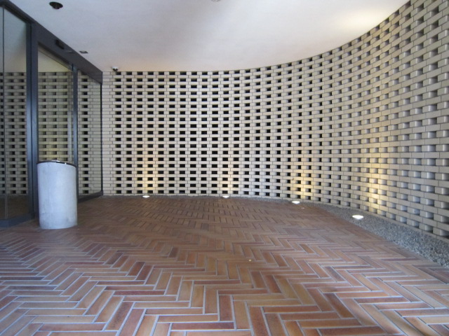 21/29 エントランス