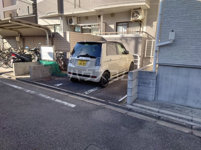 17/27 駐車場